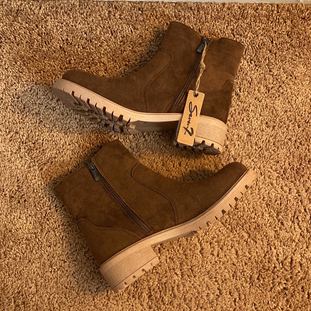 NWT 7 for All Mankind Moto Boot